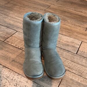 Light blue short Ugg boots